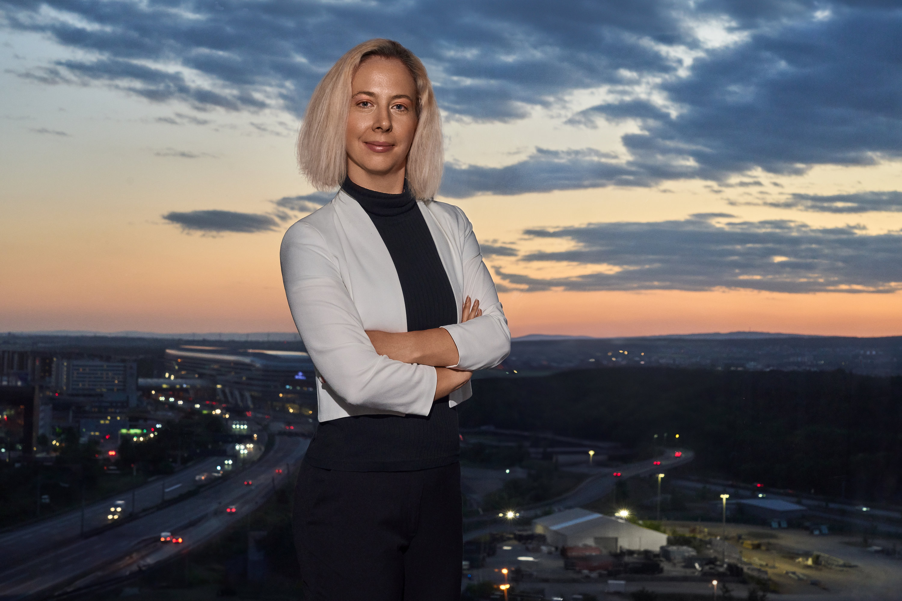 Business-Portrait Frau Sunset – Photofloh Studio